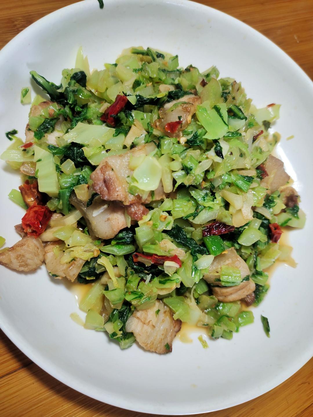 芥菜这样炒~不但不苦不涩~而且非常鲜甜美味~连小孩都喜欢吃