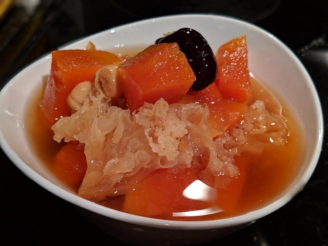 红枣木瓜银耳汤
