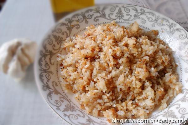 奶油黄金蒜蓉炒饭的做法