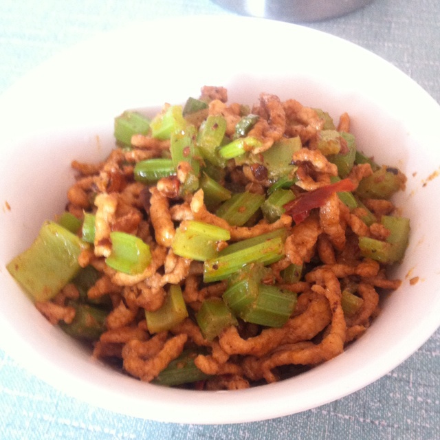 芹菜肉丝