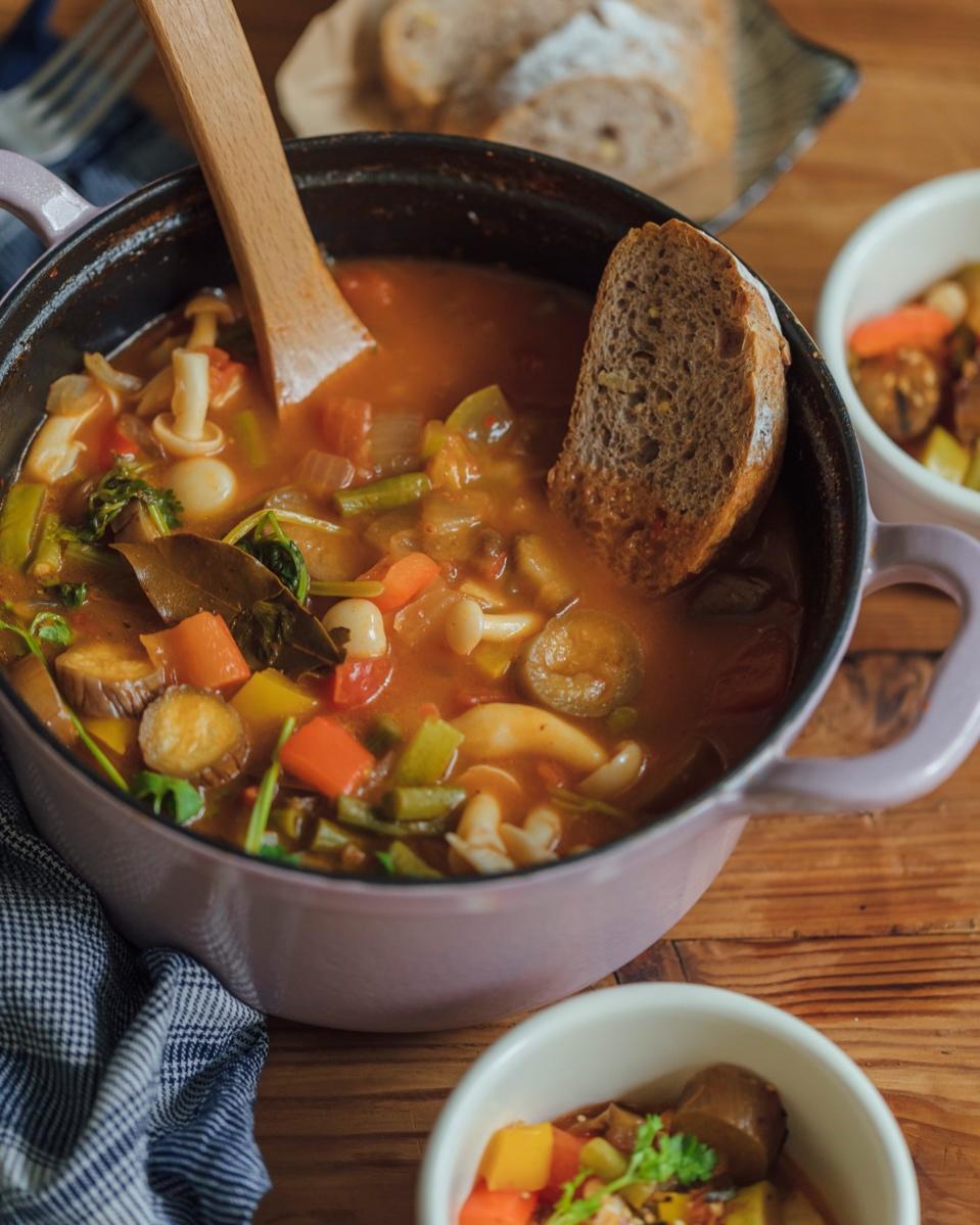 番茄蔬菜汤+烤面包