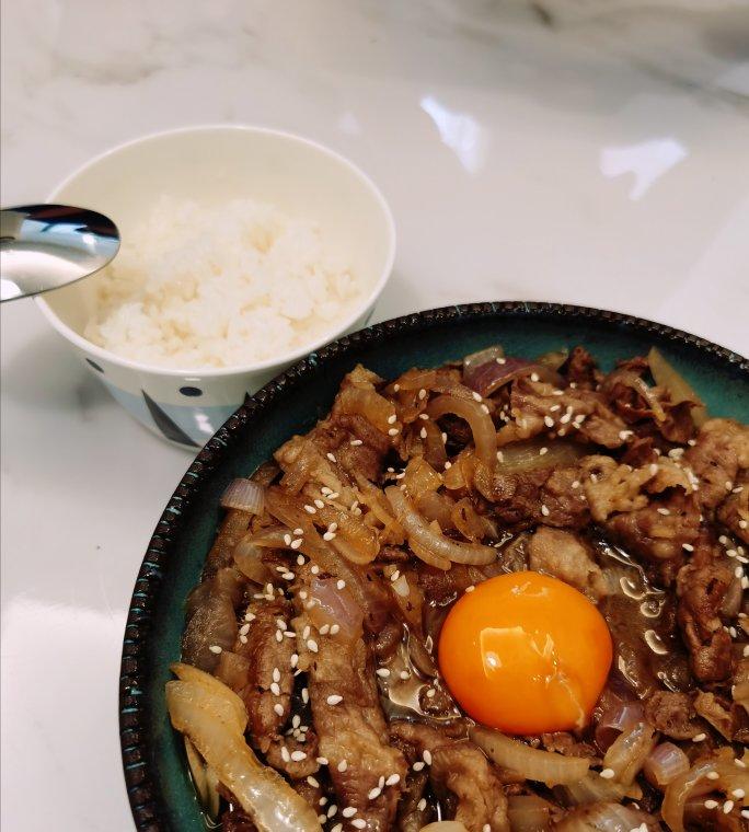 好吃到停不下来的肥牛饭 米其林一星铁板烧复刻版