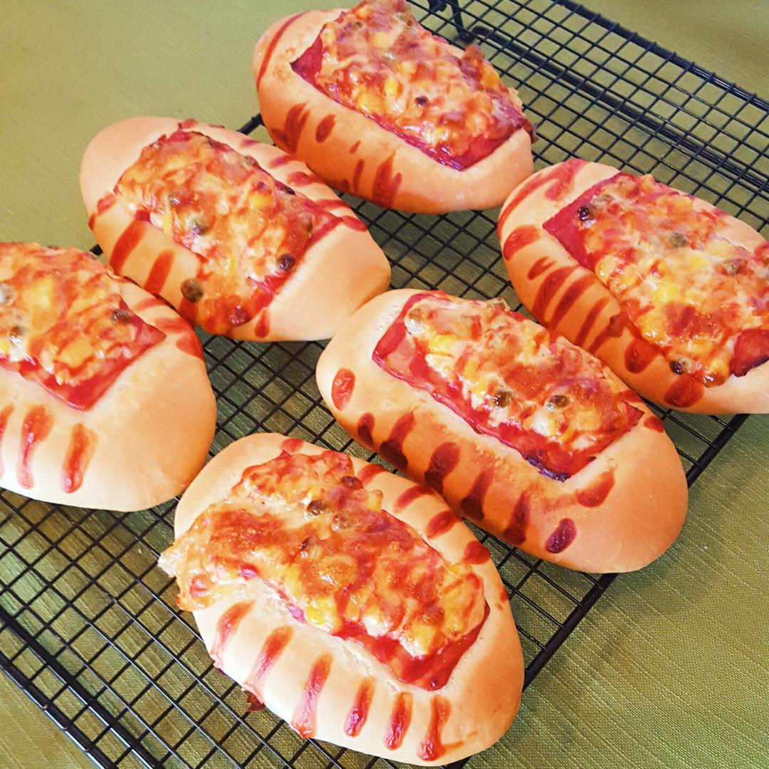 岁月静好_ytcb做的【培根沙拉面包】