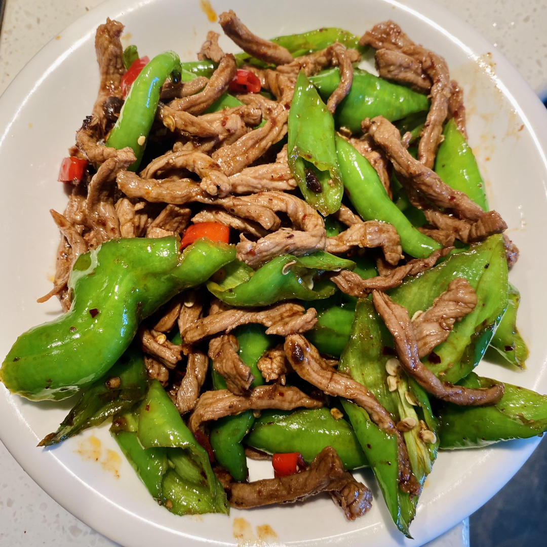 厨师长教你：“青椒牛肉丝”的家常做法，家乡的味道，先收藏了