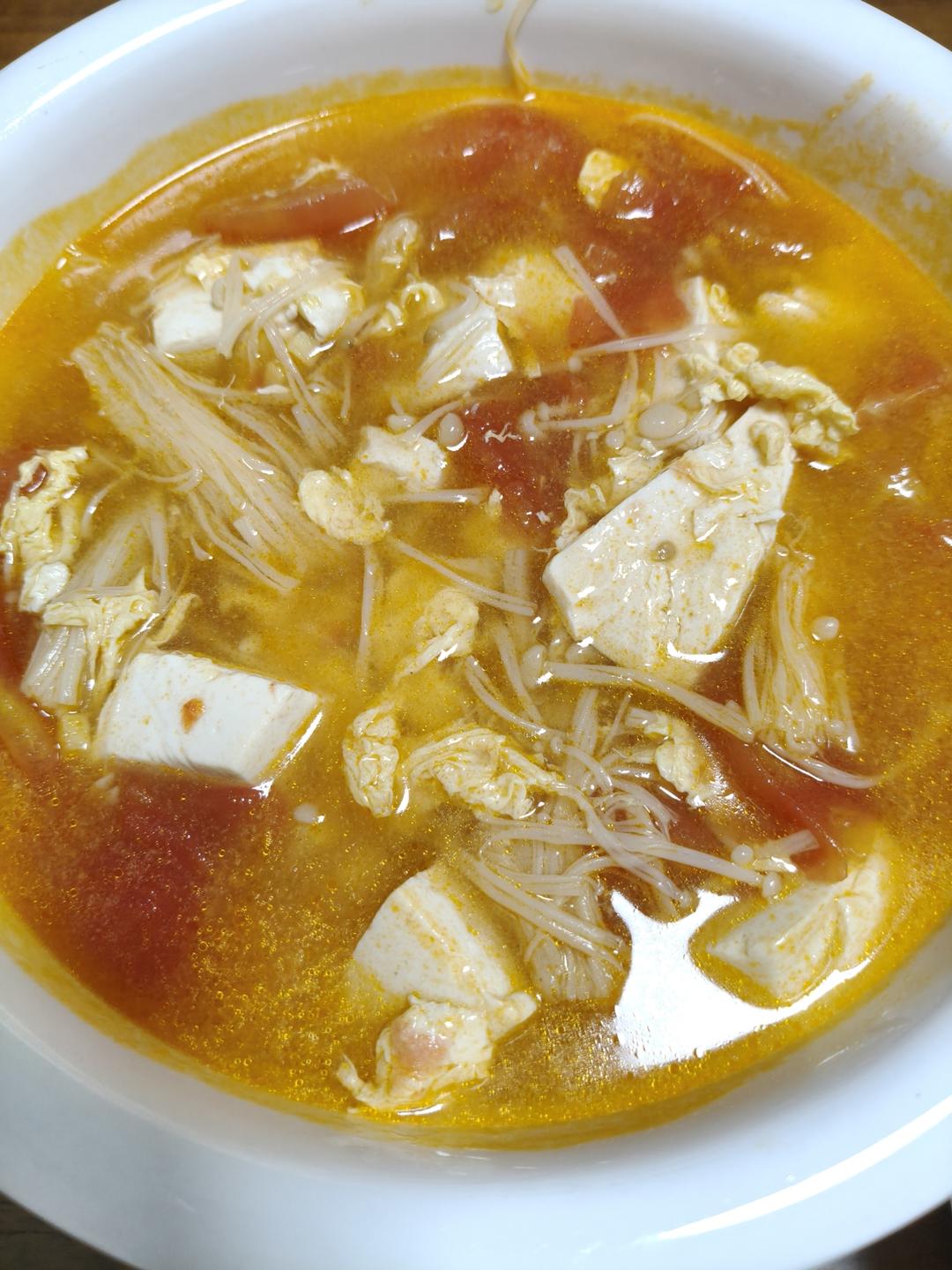 【瘦身又美味】西红柿金针菇豆腐汤