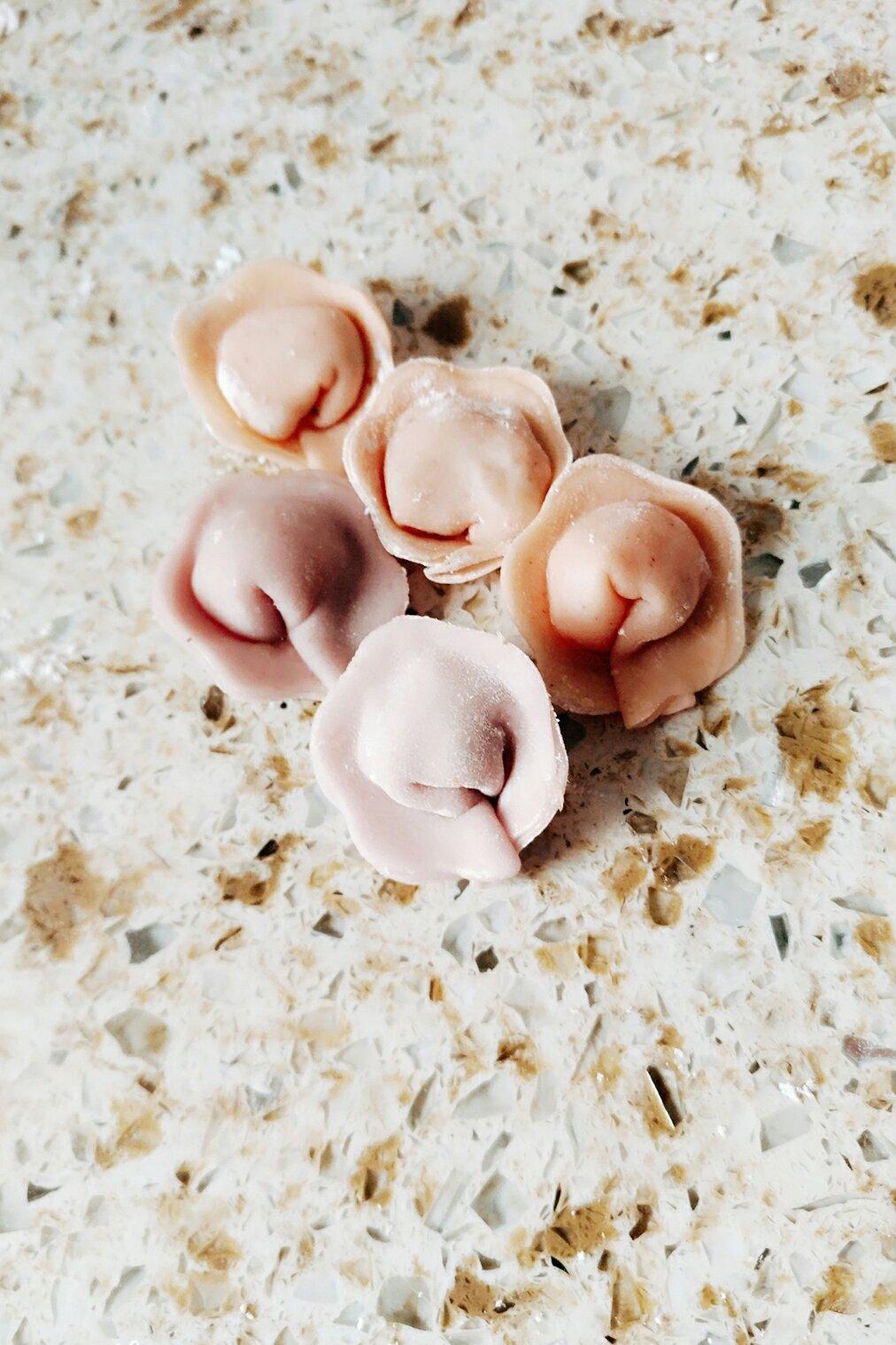 彩色花朵小馄饨