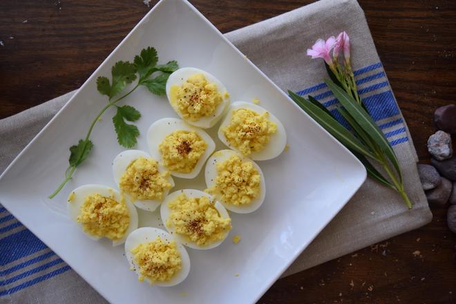 派对必备——美式芥末鸡蛋沙拉 deviled eggs salad的做法