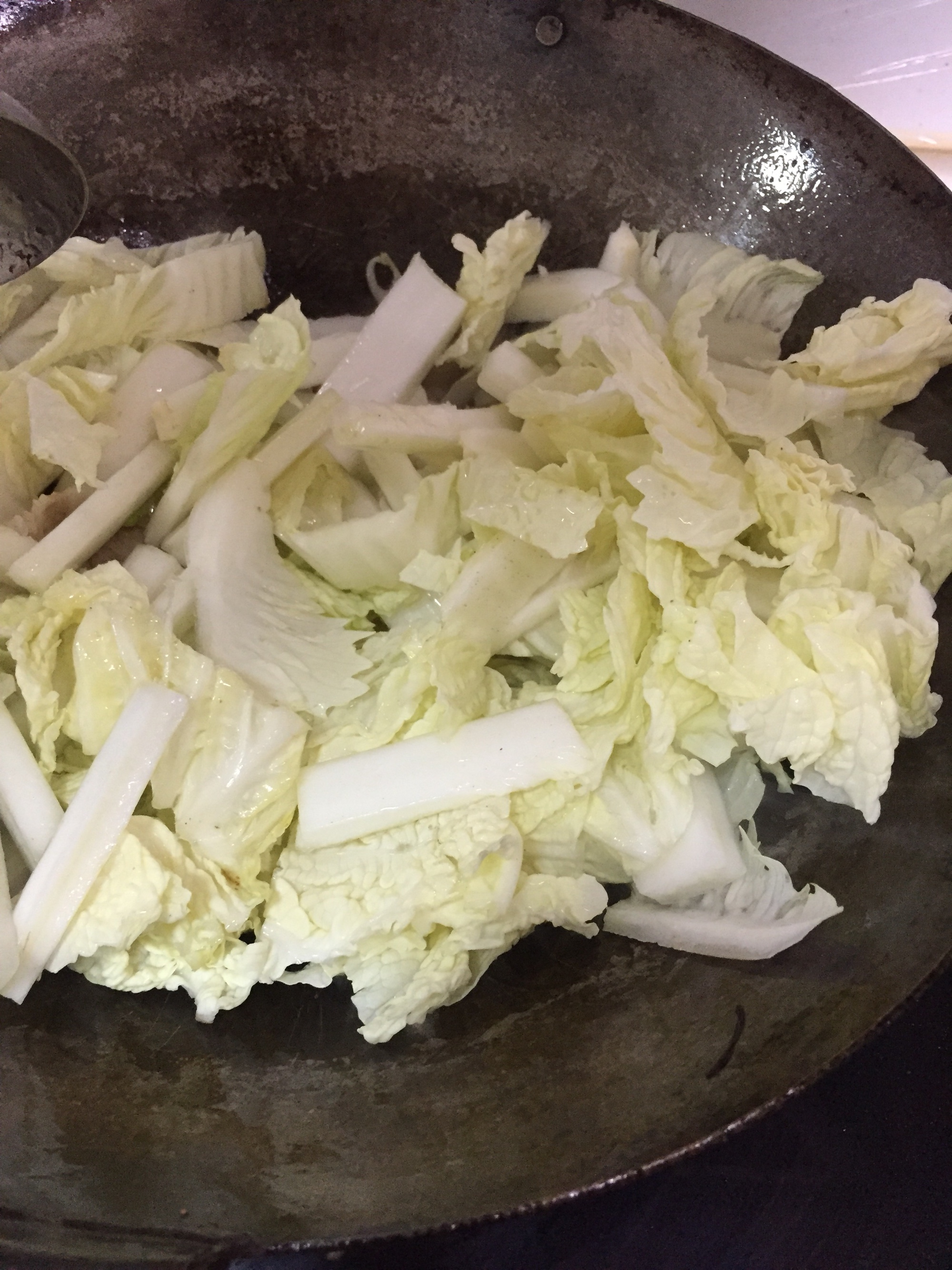 东北炖之白菜五花肉炖土豆的做法 步骤6