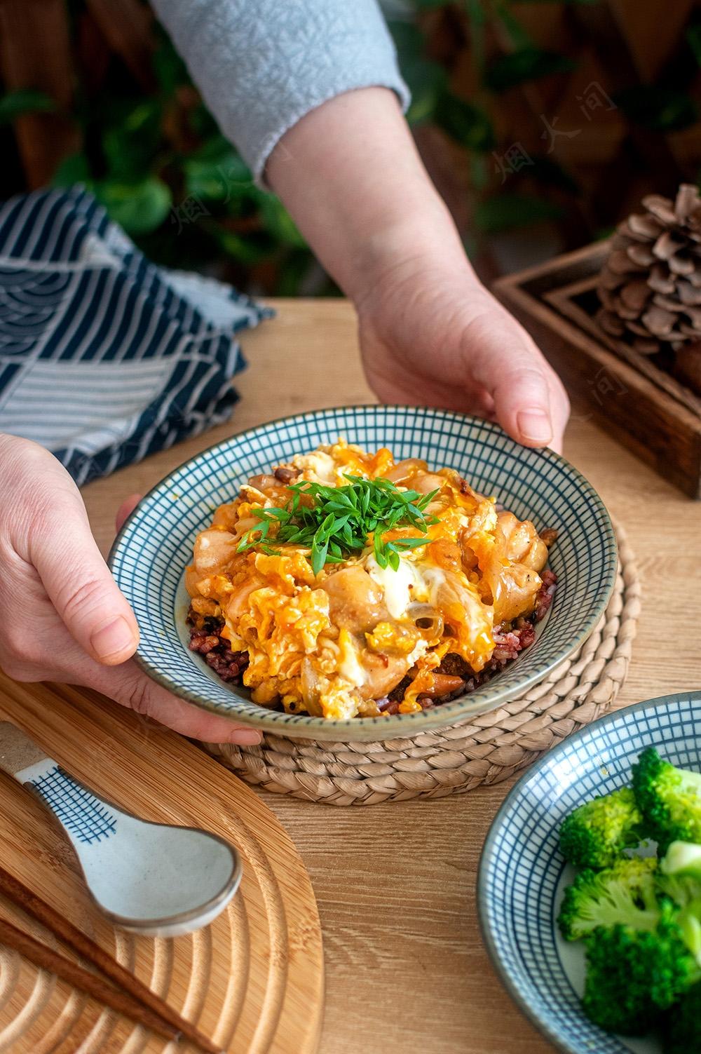 滑蛋鸡肉饭｜简单快手营养餐