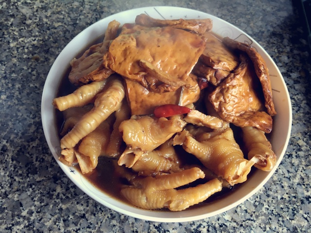 卤鸡脚