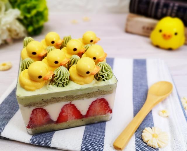 超可爱小黄鸭草莓抹茶盒子蛋糕,无敌好吃~的做法