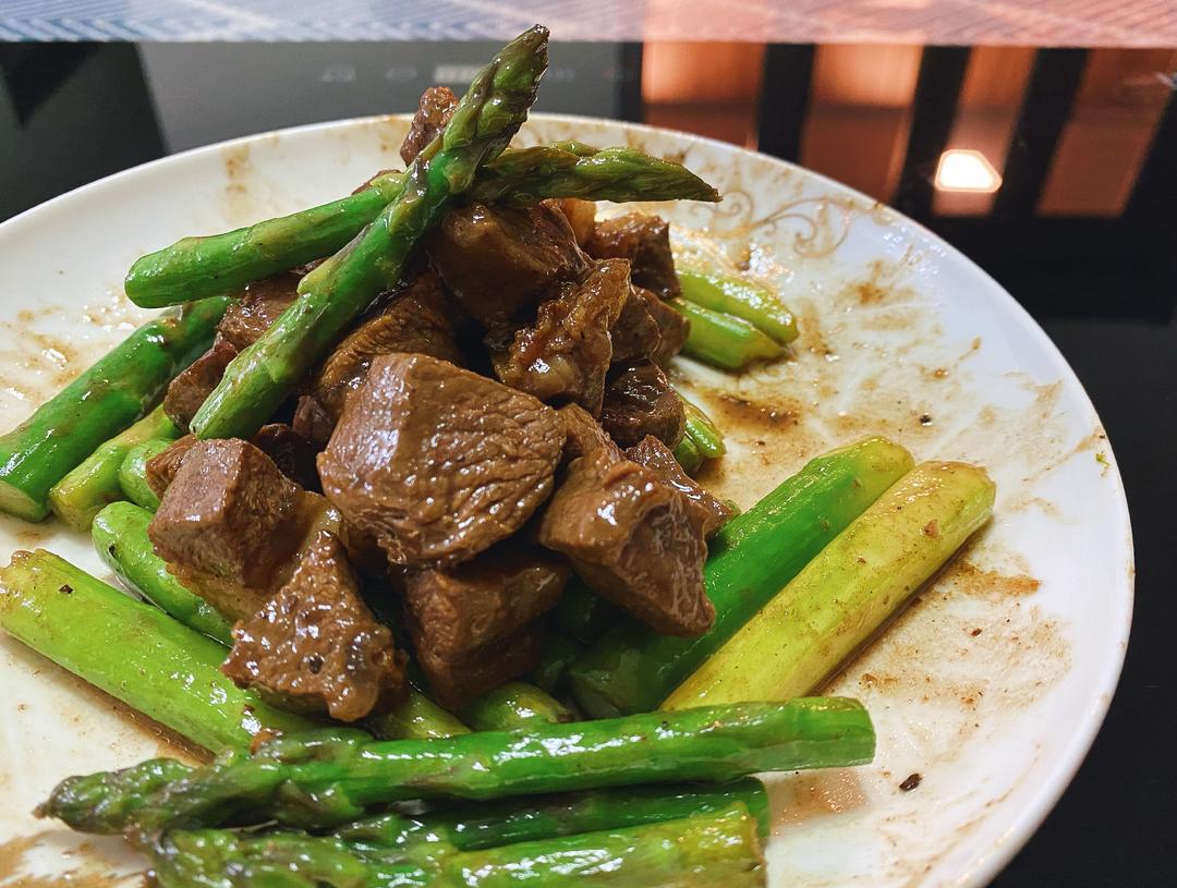 脆甜芦笋牛肉粒