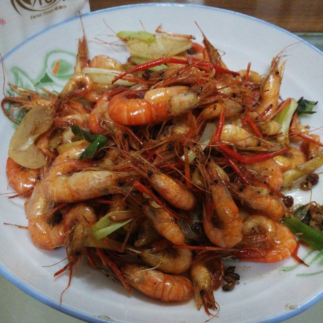 爆炒小河虾