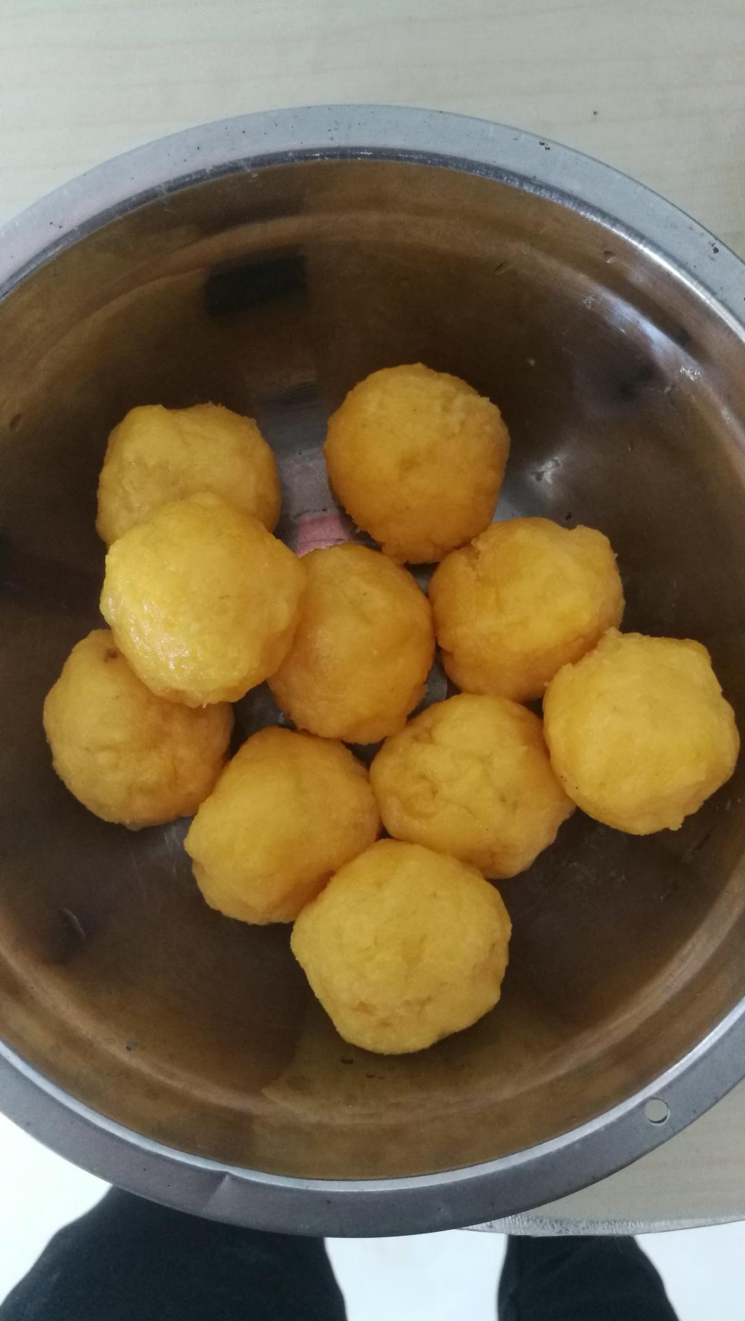 松软香甜的奶黄包，很快就可以搞定。