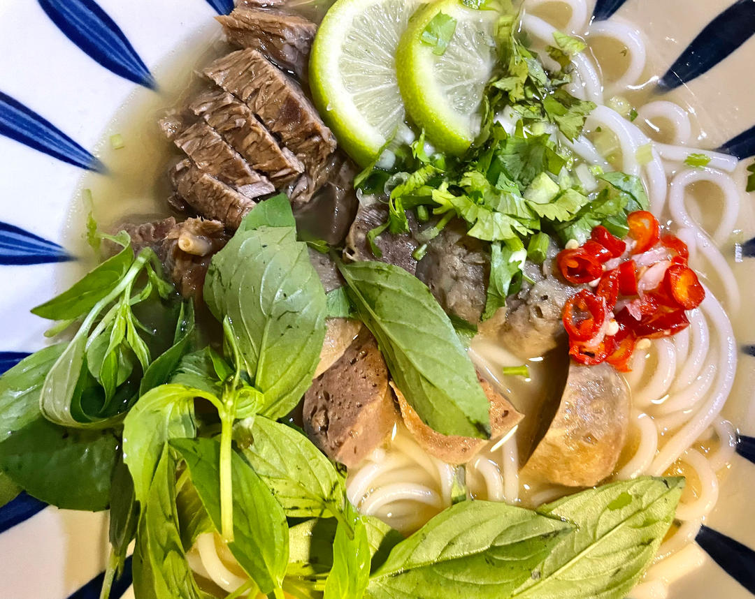 跟我一起做正宗越南牛肉粉pho（秘方大公开）