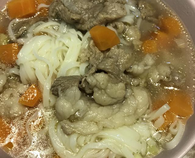 胡萝卜羊肉汤面的做法