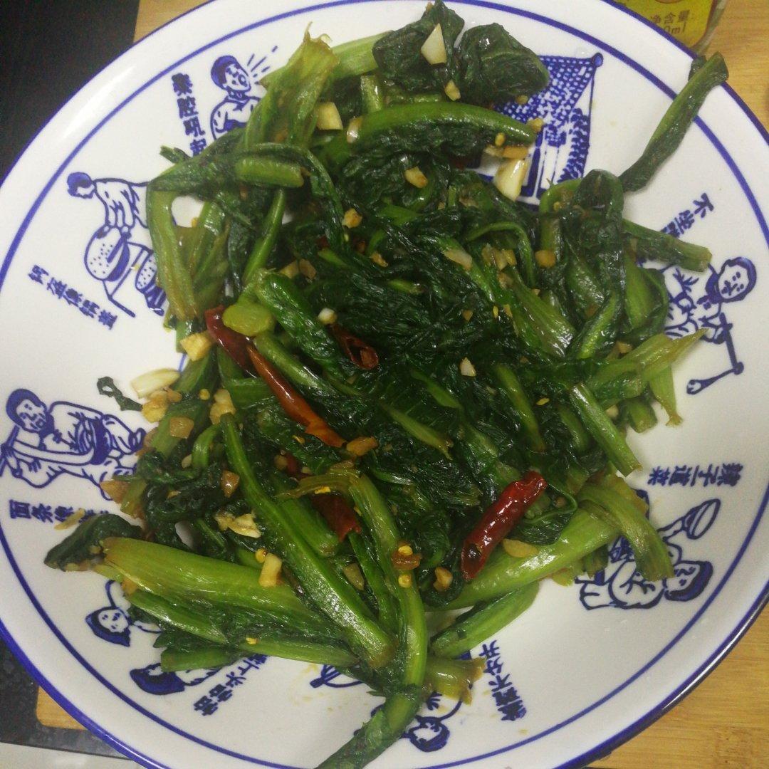 超级好吃的素炒油麦菜