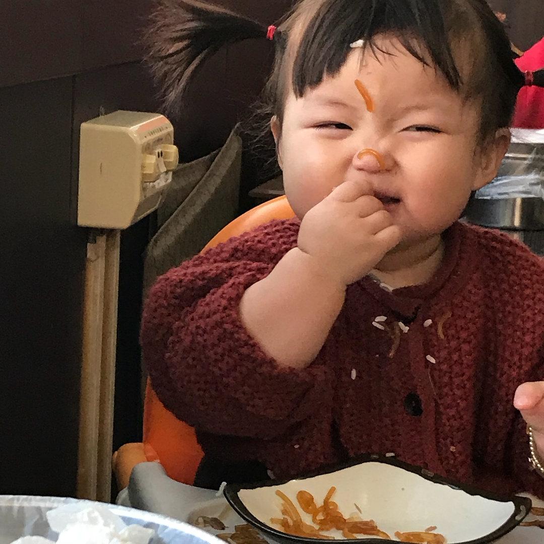 系奔奔吃饭