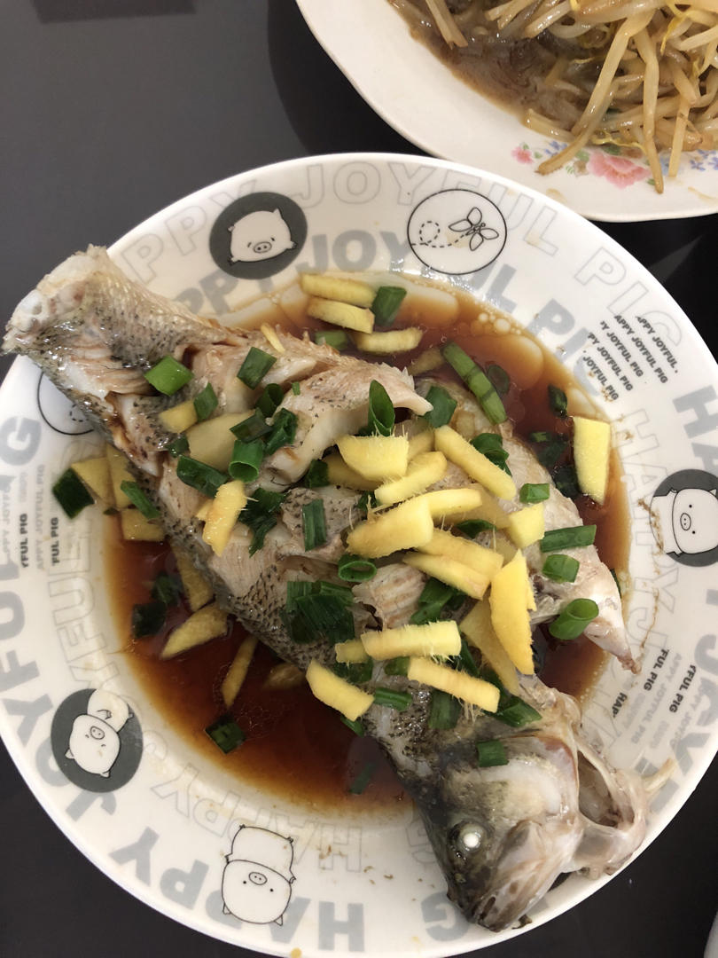 嫩滑不腥的清蒸鲈鱼