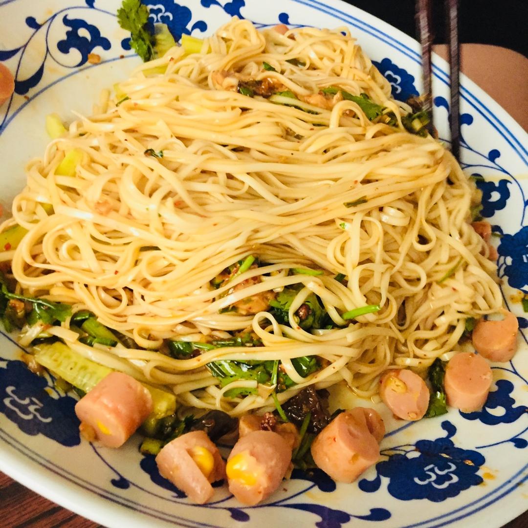 花生酱麻辣凉面