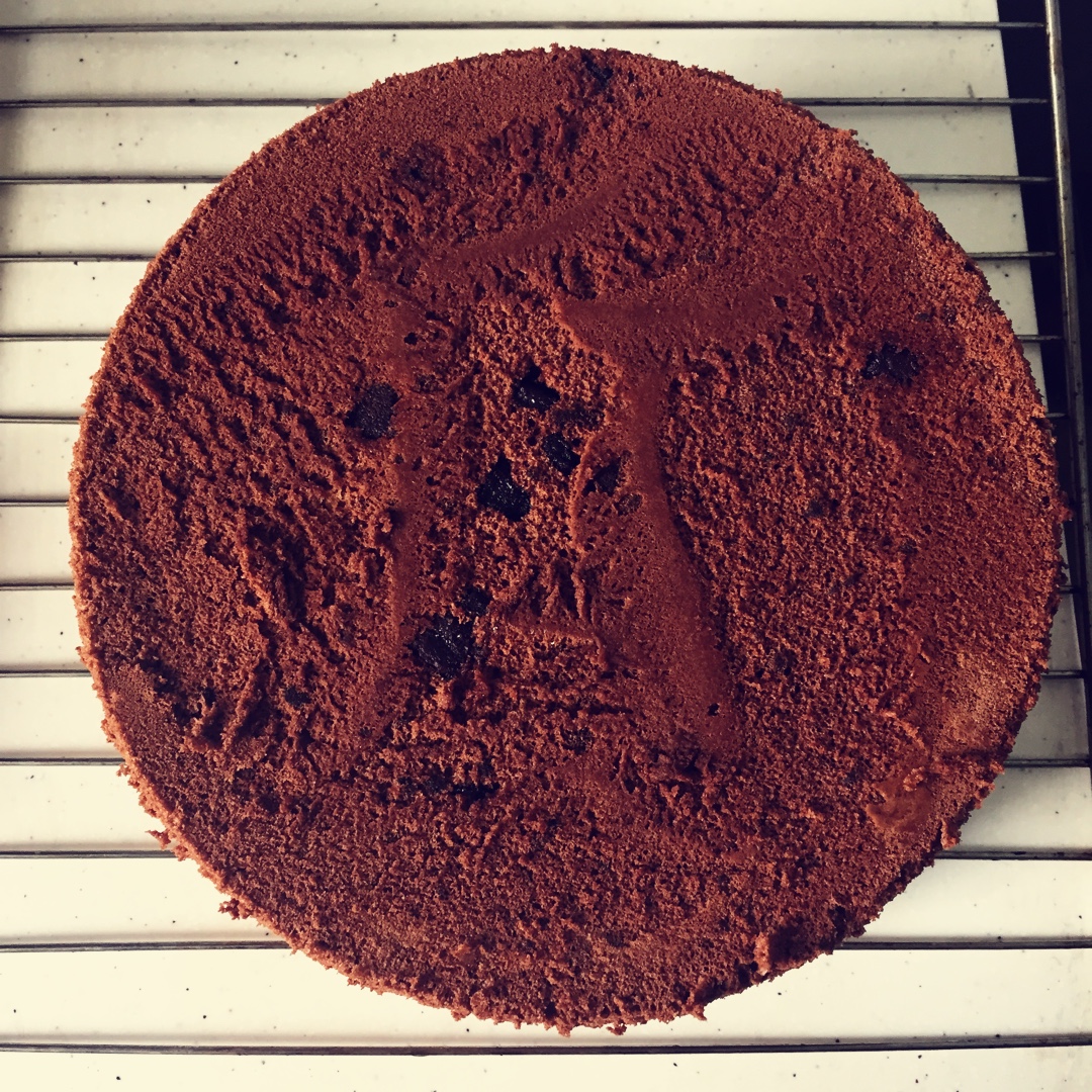 巧克力戚风，人生第一个get到的戚风，非常易成功