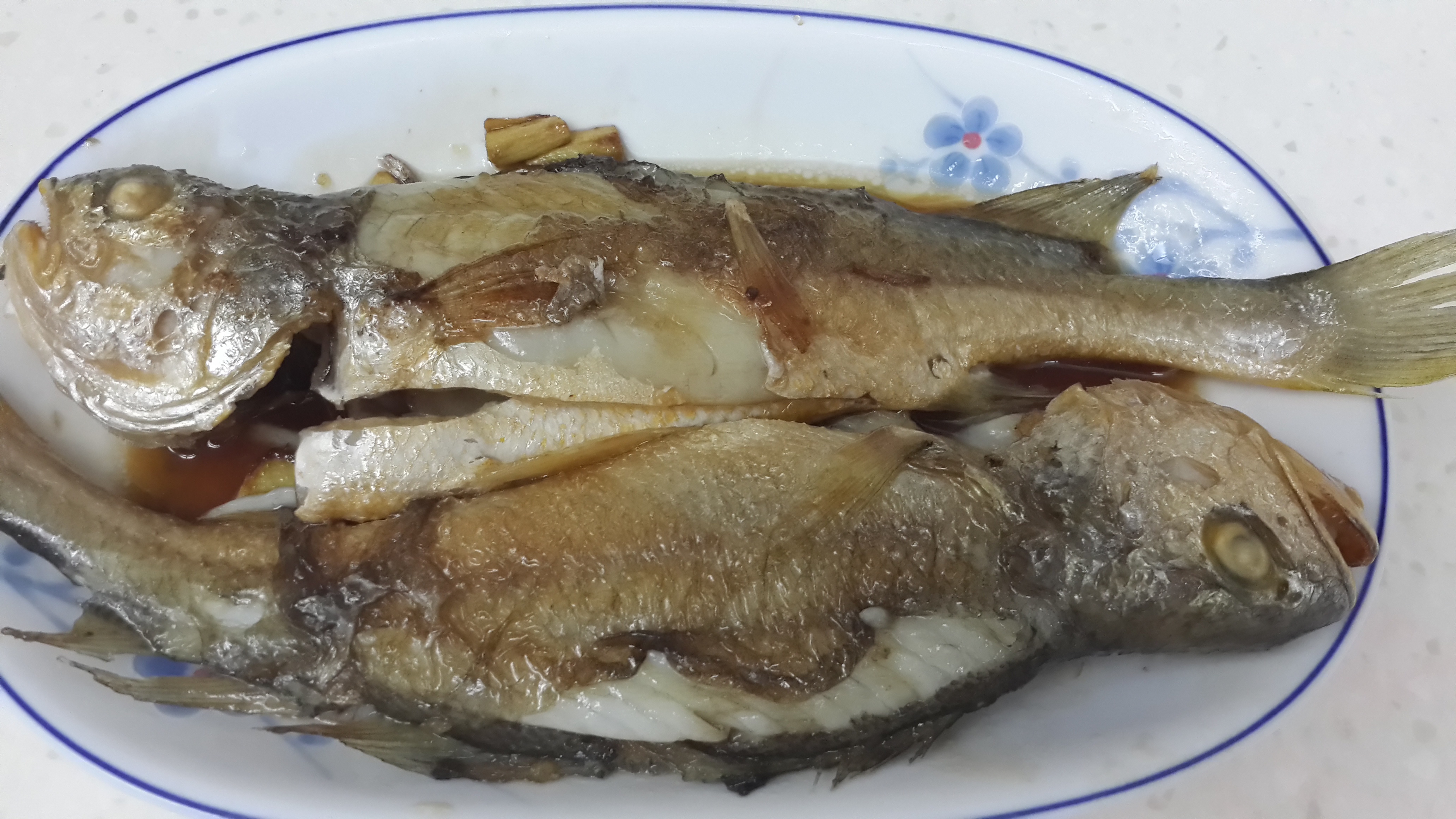 红烧黄鱼—鱼皮不破的小窍门