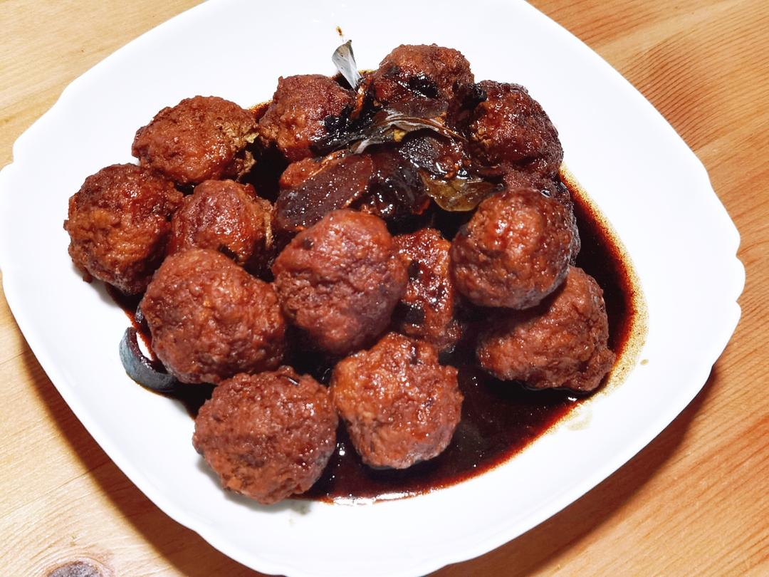 四喜丸子（红烧狮子头）