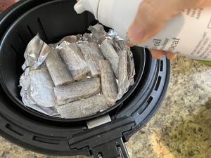 空气炸锅版糖醋带鱼（低热量）的做法 步骤2
