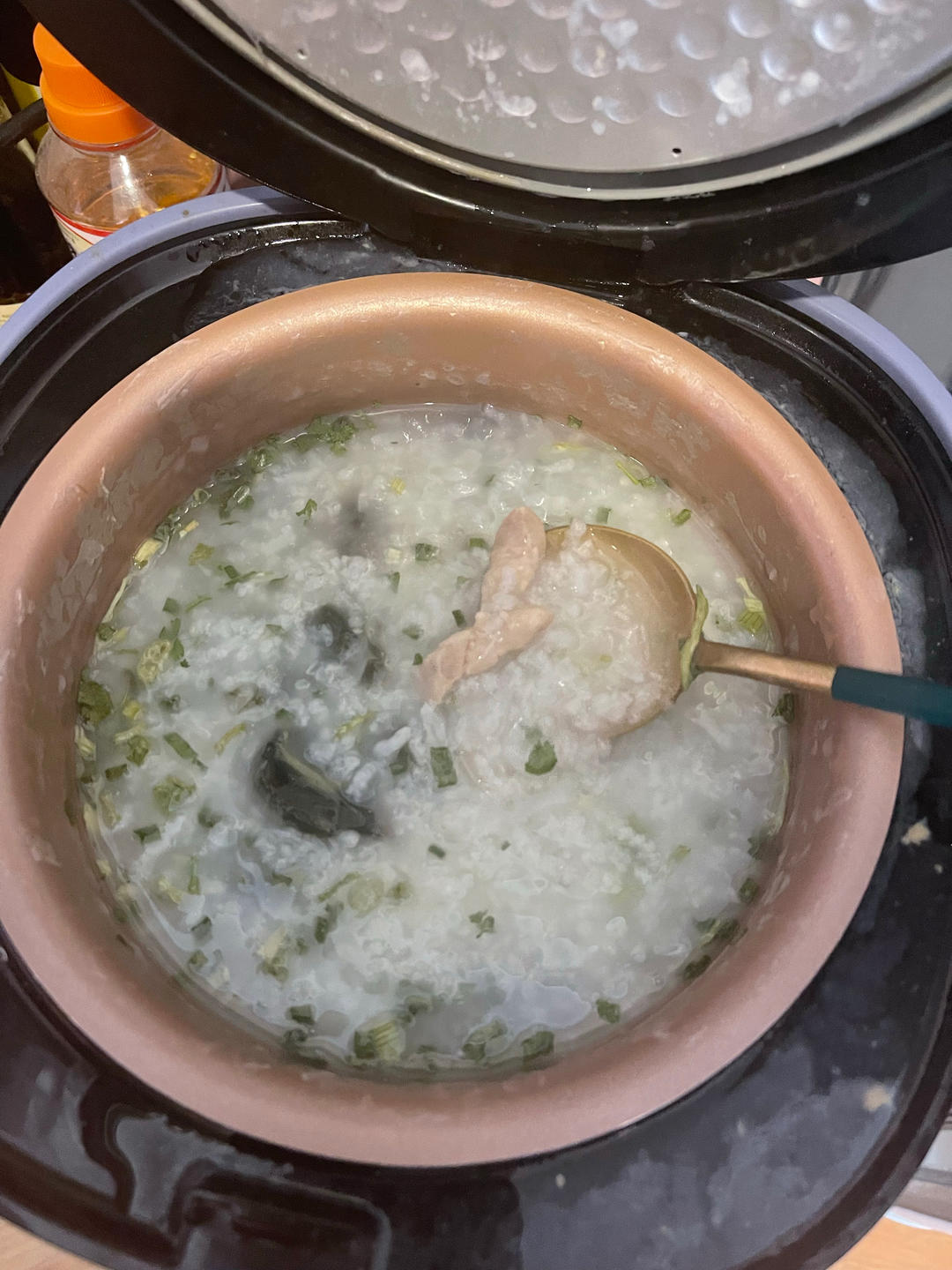 堂妈小厨——超好喝的皮蛋瘦肉粥