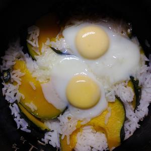 自己做饭最幸福之南瓜鸡蛋饭的做法 步骤4