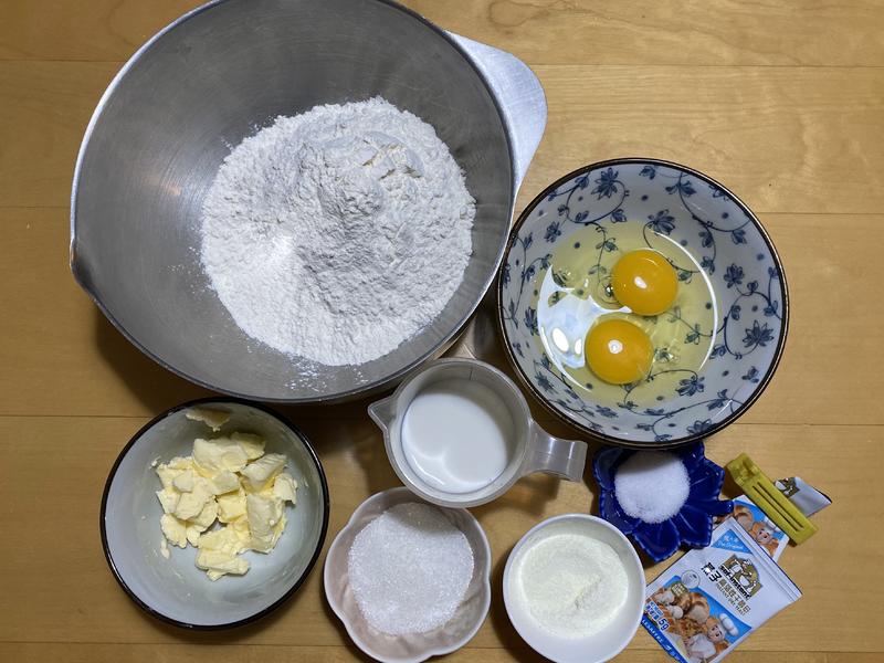 纯奶手撕吐司的做法 步骤1