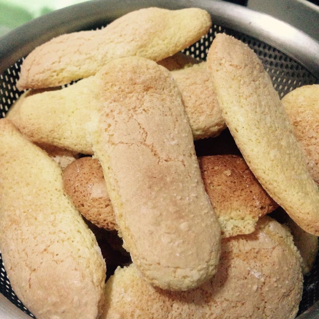 墨尔本的哼做的ladyfinger手指饼干