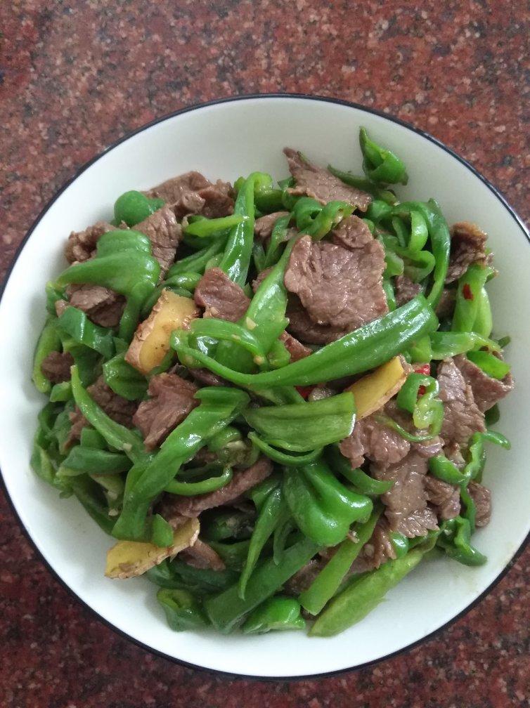 家常菜 【小高姐】青椒牛肉 如何炒出嫩滑的牛肉 神明之橘做的【小