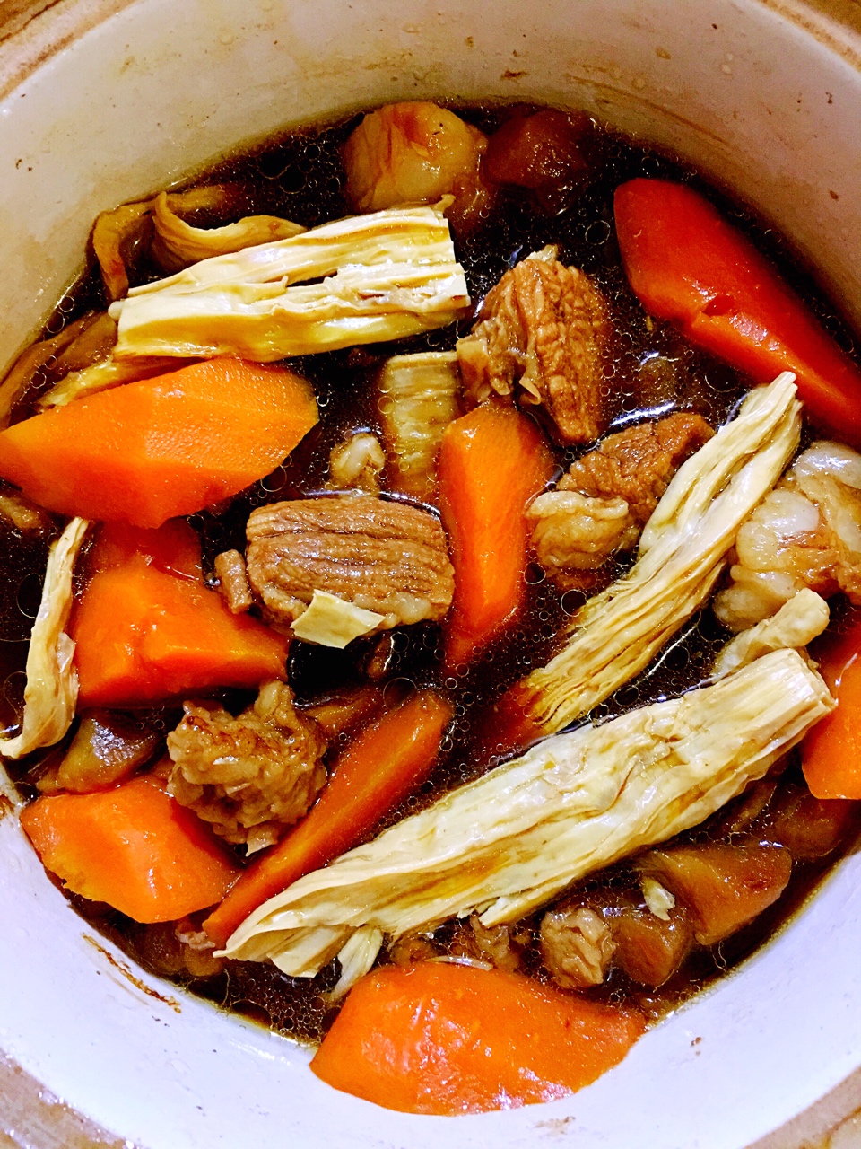 胡萝卜腐竹牛腩煲「瞭望角的厨房」