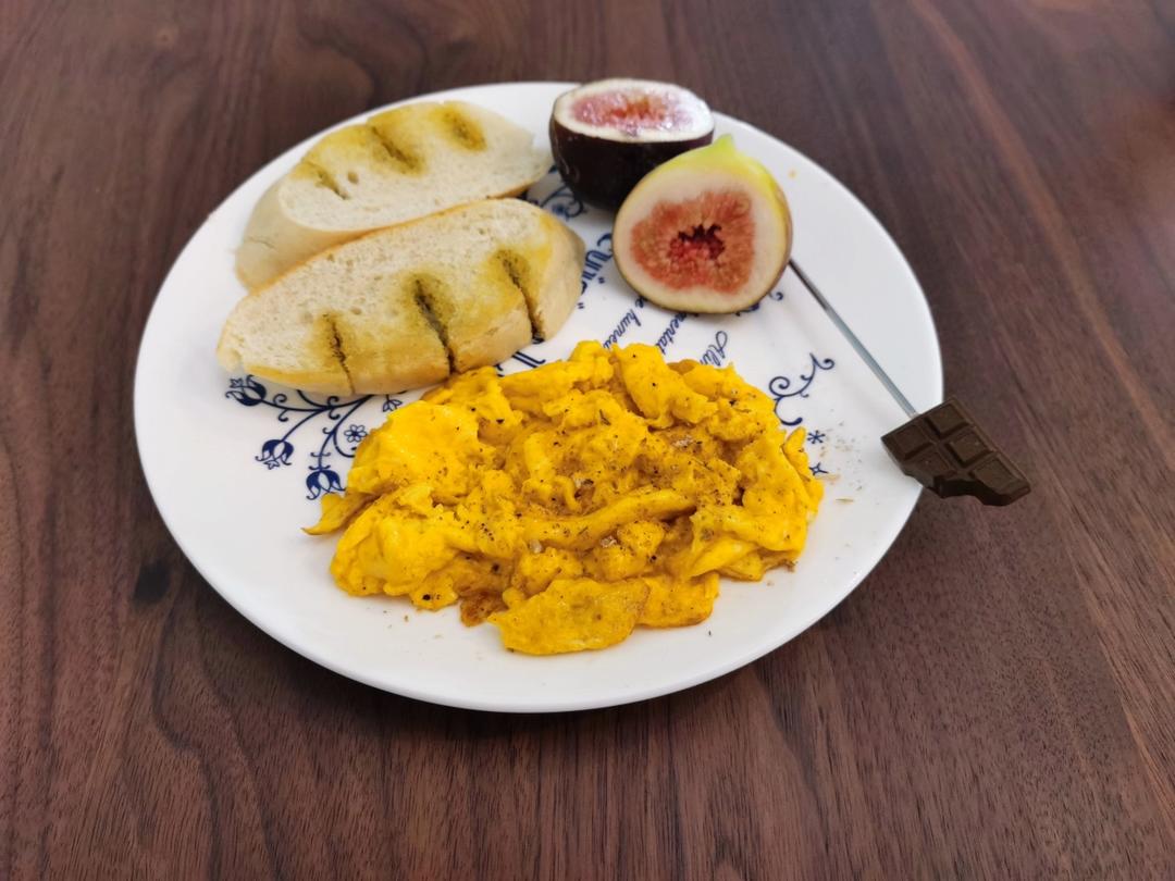 美式炒蛋 scrambled eggs