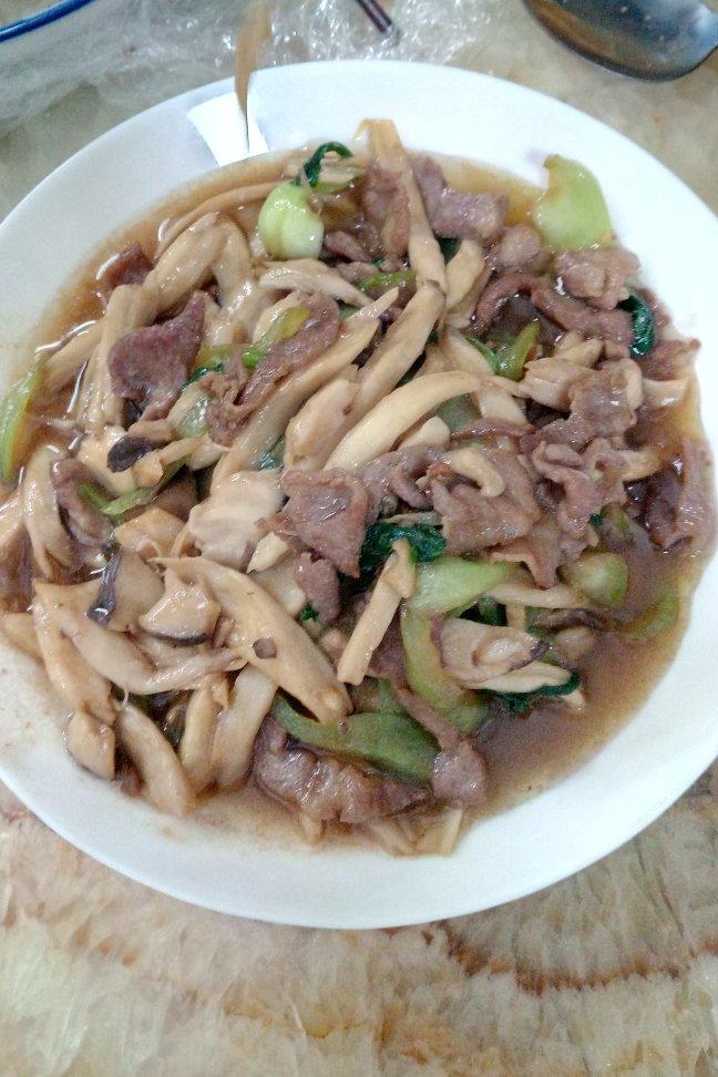 手撕杏鲍菇炒肉