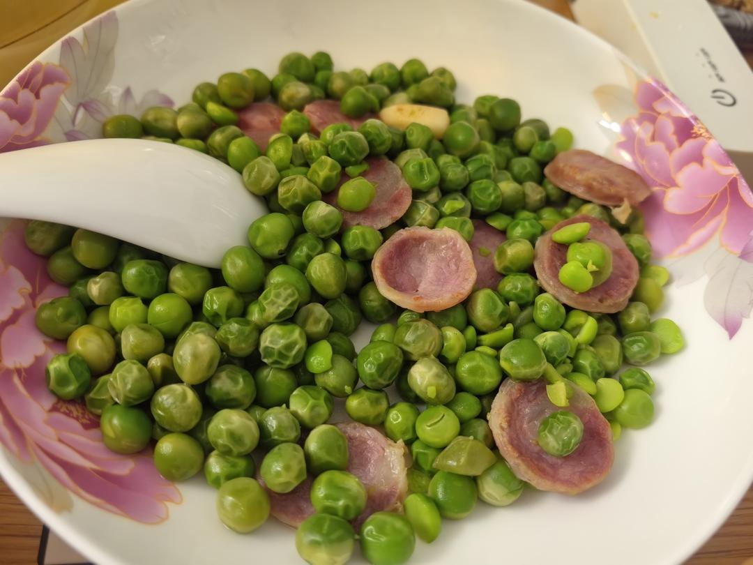 碗豆炒香肠