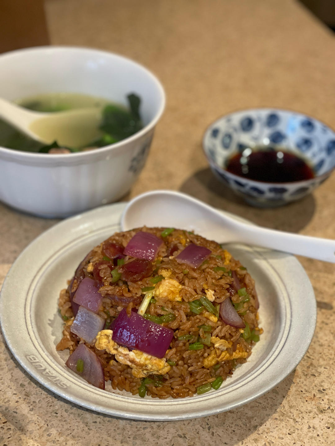 好吃到舔盘的酱油炒饭！
