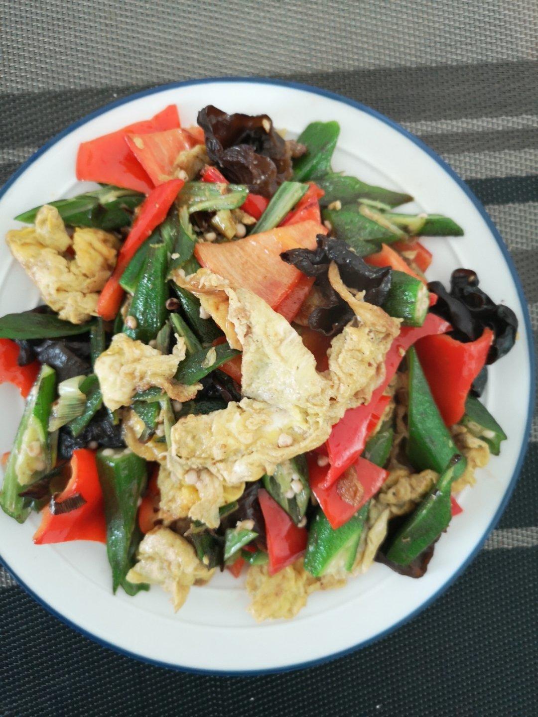 鲜美至极的蚝油秋葵木耳炒鸡蛋（清肺养颜.润肠解毒.简单快手.）