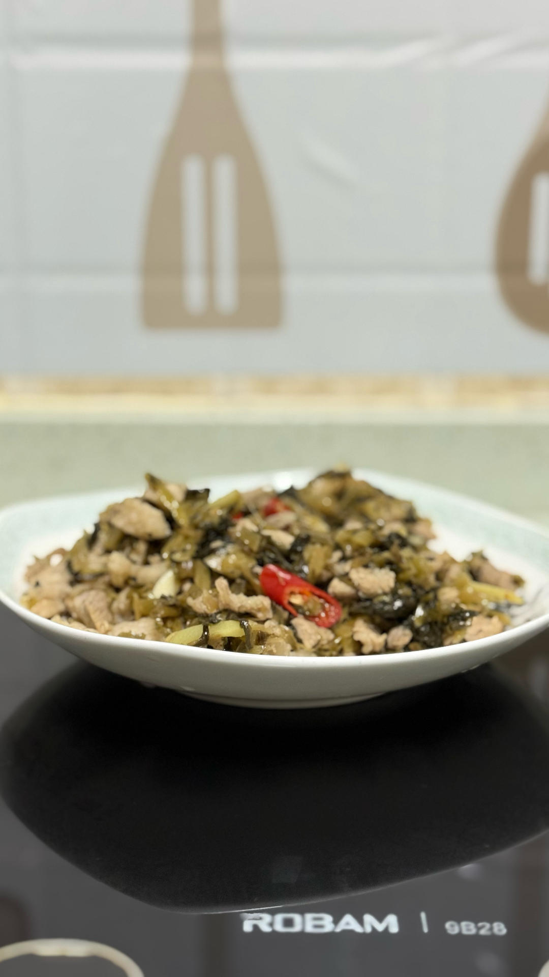 雪里红香炒肉末