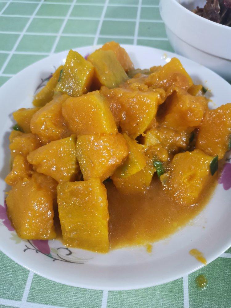 猪肉都不换的焖南瓜～吃起来糯糯甜甜咸咸的！