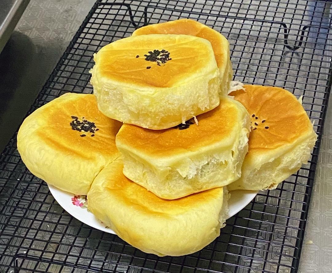 日式豆沙面包（皮肤透亮的软妹子）