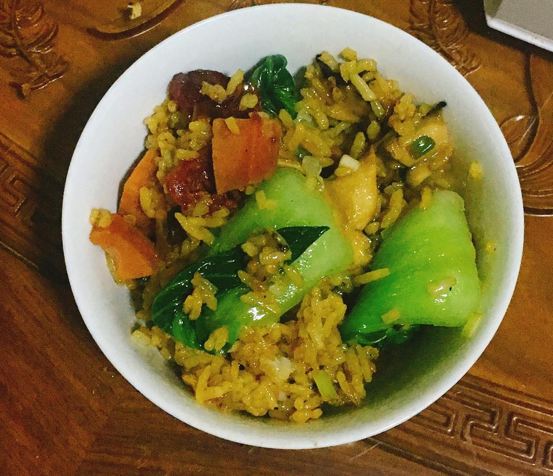 腊肠香菇青菜炒饭