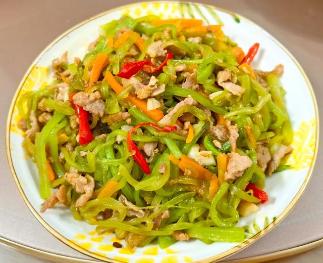 莴笋丝炒肉的做法