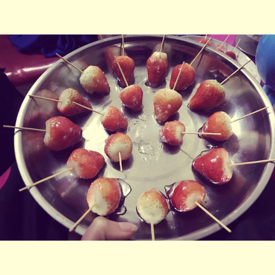 草莓冰糖葫芦儿