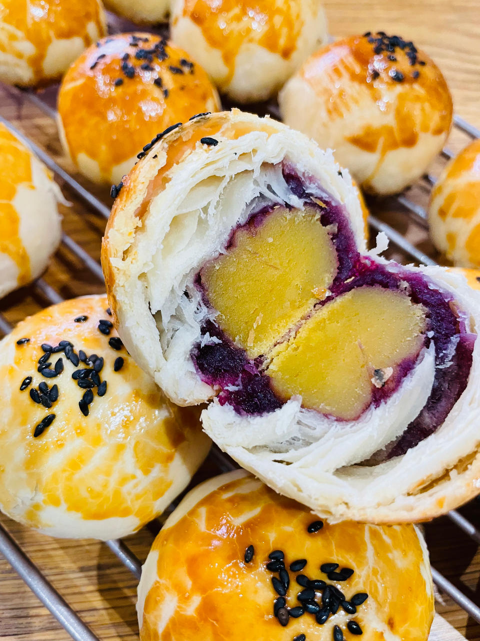 超简单 免揉 酥掉渣的蛋黄酥(超详细附全程视频)不破酥『万能酥皮』