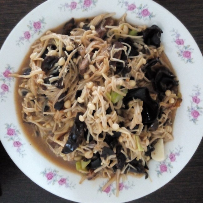 鱼香金针菇