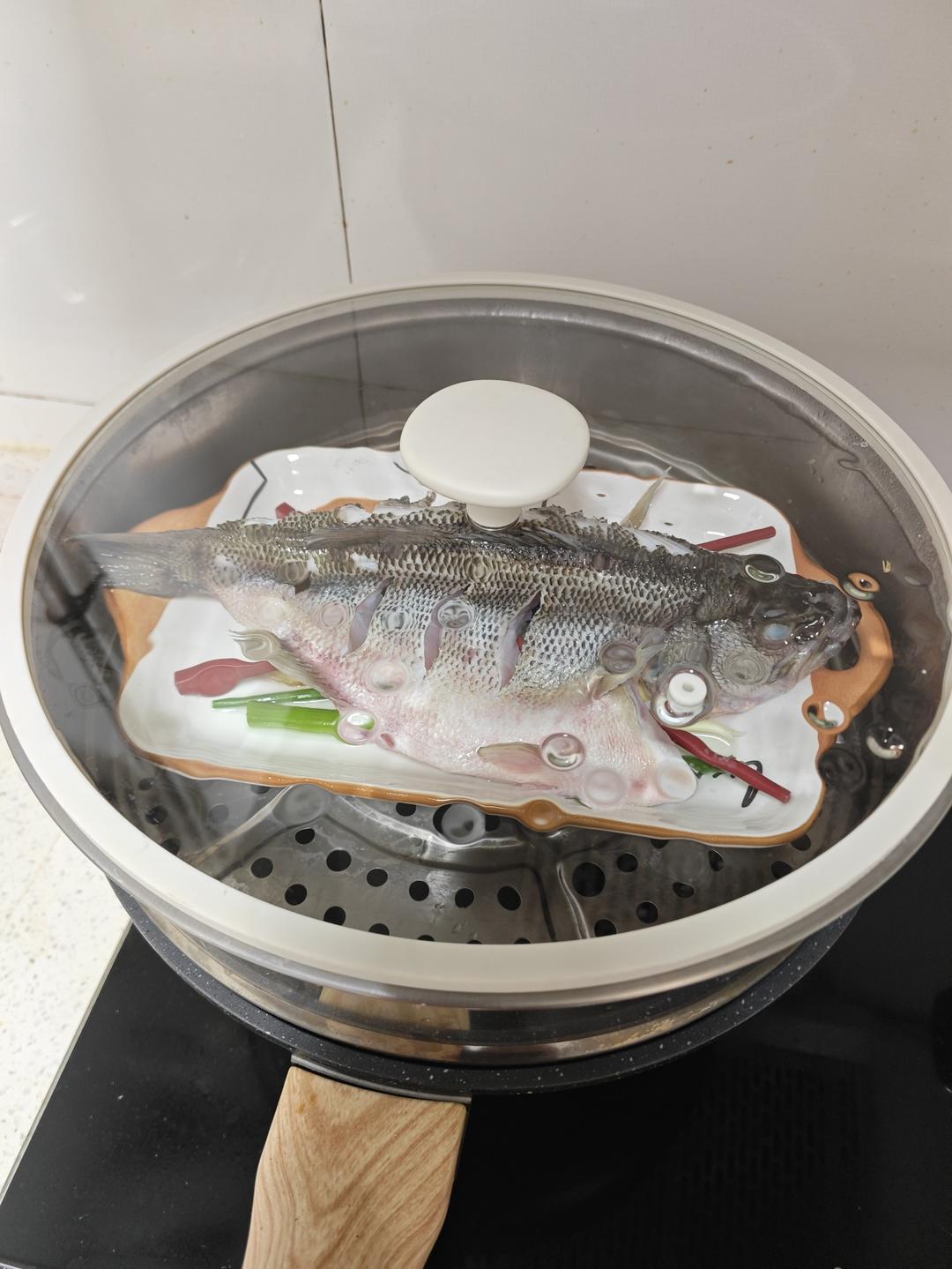 10分钟做 清蒸鲈鱼 （附切鱼图解）