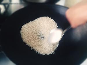 炒米茶-最简单的刮油减脂消暑解渴健康粥的做法 步骤1