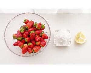 自制万能草莓酱｜健康无添加 酸酸甜甜超好吃的做法 步骤1